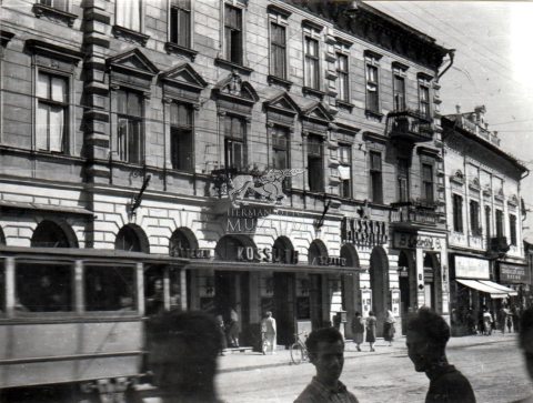 Széchenyi utcai homlokzat_1950-es évek (Forrás: Herman Ottó Múzeum)